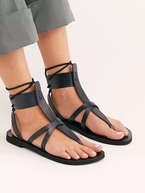 NWT FREE PEOPLE VACATION DAY SANDALS